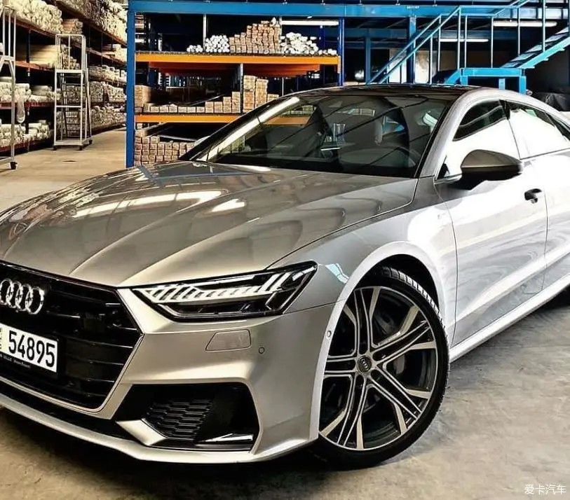 Audi LX7W Đỏ bạc kết thúc sơn xe màu lâu bền và dễ bảo trì